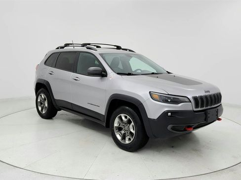 Used 2019 Jeep Cherokee Trailhawk AWD/4WD image 7