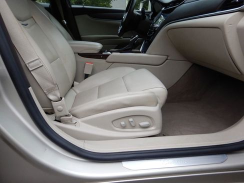 Used 2013 Cadillac XTS image 16