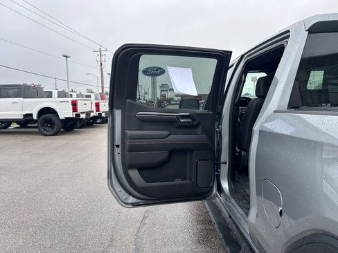 Used 2024 GMC Sierra 1500 AT4 w/ Technology Package image 15