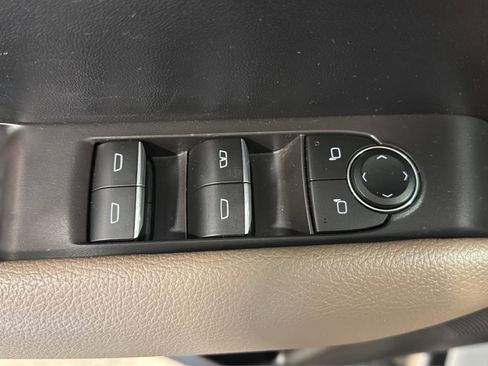 Used 2023 GMC Canyon Denali AWD/4WD image 16