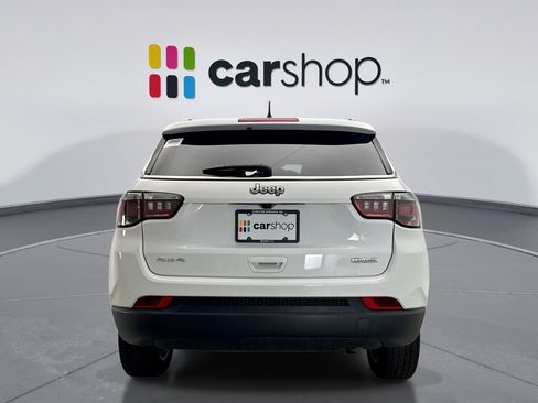Used 2022 Jeep Compass Latitude w/ Sun and Sound Group AWD/4WD image 4