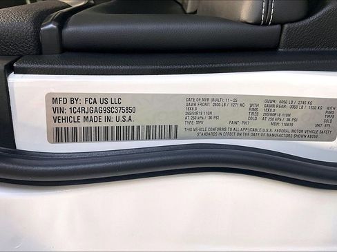 New 2025 Jeep Grand Cherokee Laredo X w/ Luxury Tech Group I image 33