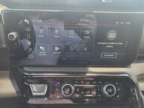 Used 2025 GMC Sierra 1500 AT4 w/ Technology Package AWD/4WD image 19