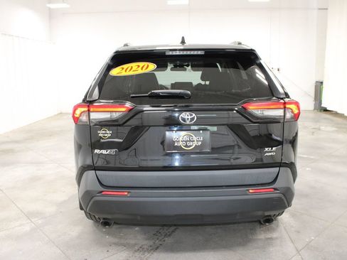Used 2020 Toyota RAV4 XLE Premium AWD/4WD image 8