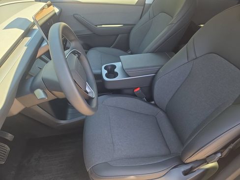 Used 2026 Tesla Model Y 2WD image 15