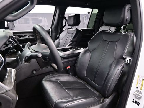 Used 2022 Jeep Wagoneer Series III w/ Premium Group I image 8