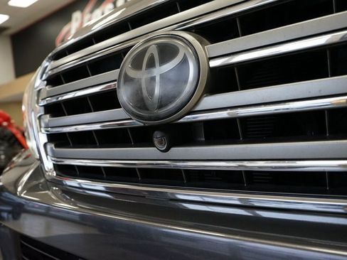 Used 2013 Toyota Land Cruiser image 26