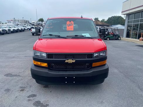 Used 2019 Chevrolet Express 3500 LS RWD image 2