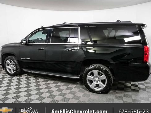 Used 2018 Chevrolet Suburban LT image 31