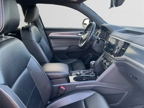 Used 2022 Volkswagen Atlas Cross Sport SEL R-Line AWD/4WD image 15