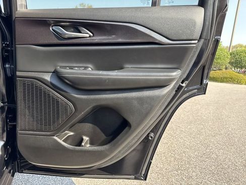 Used 2023 Jeep Grand Cherokee Altitude image 29