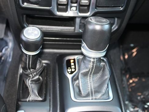 Used 2023 Jeep Wrangler Unlimited Sahara w/ Cold Weather Group AWD/4WD image 16