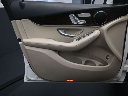 Used 2022 Mercedes-Benz GLC 300 w/ Premium Package Lite image 20