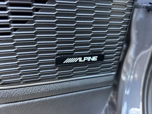 Used 2024 Jeep Grand Cherokee L Overland w/ Advanced Protech Group III image 25