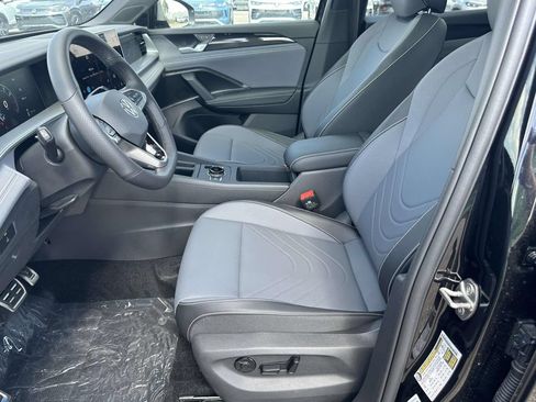 New 2026 Volkswagen Tiguan SE R-Line AWD/4WD image 14