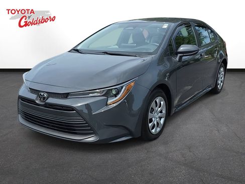 Used 2025 Toyota Corolla LE FWD image 1