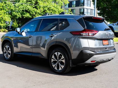 Used 2022 Nissan Rogue SV w/ SV Premium Package AWD/4WD image 4