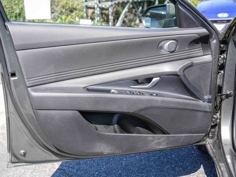 Certified 2025 Hyundai Elantra SEL FWD image 23