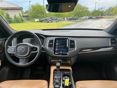 Used 2019 Volvo XC90 T6 Momentum w/ Advanced Package AWD/4WD image 2