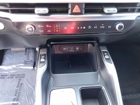 Used 2025 Kia Sorento EX w/ EX Panoramic Sunroof Package image 23