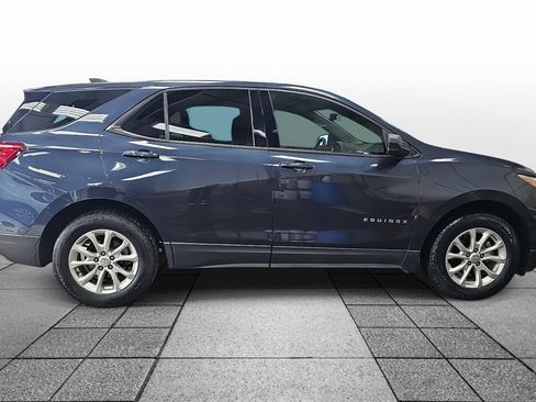 Used 2018 Chevrolet Equinox LS image 4