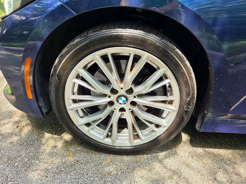 Used 2023 BMW 330i Sedan w/ Premium Package RWD image 19