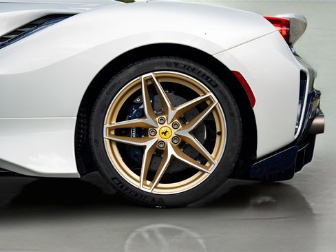 Used 2020 Ferrari 488 Pista Spider image 10