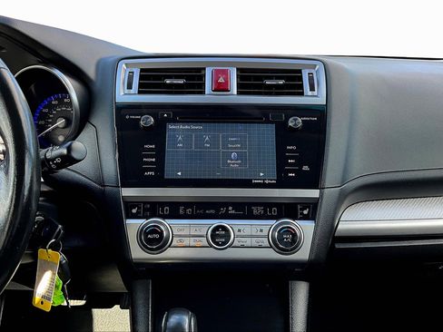 Used 2016 Subaru Outback 2.5i Premium image 6