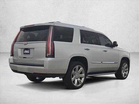 Used 2019 Cadillac Escalade Luxury AWD/4WD image 5