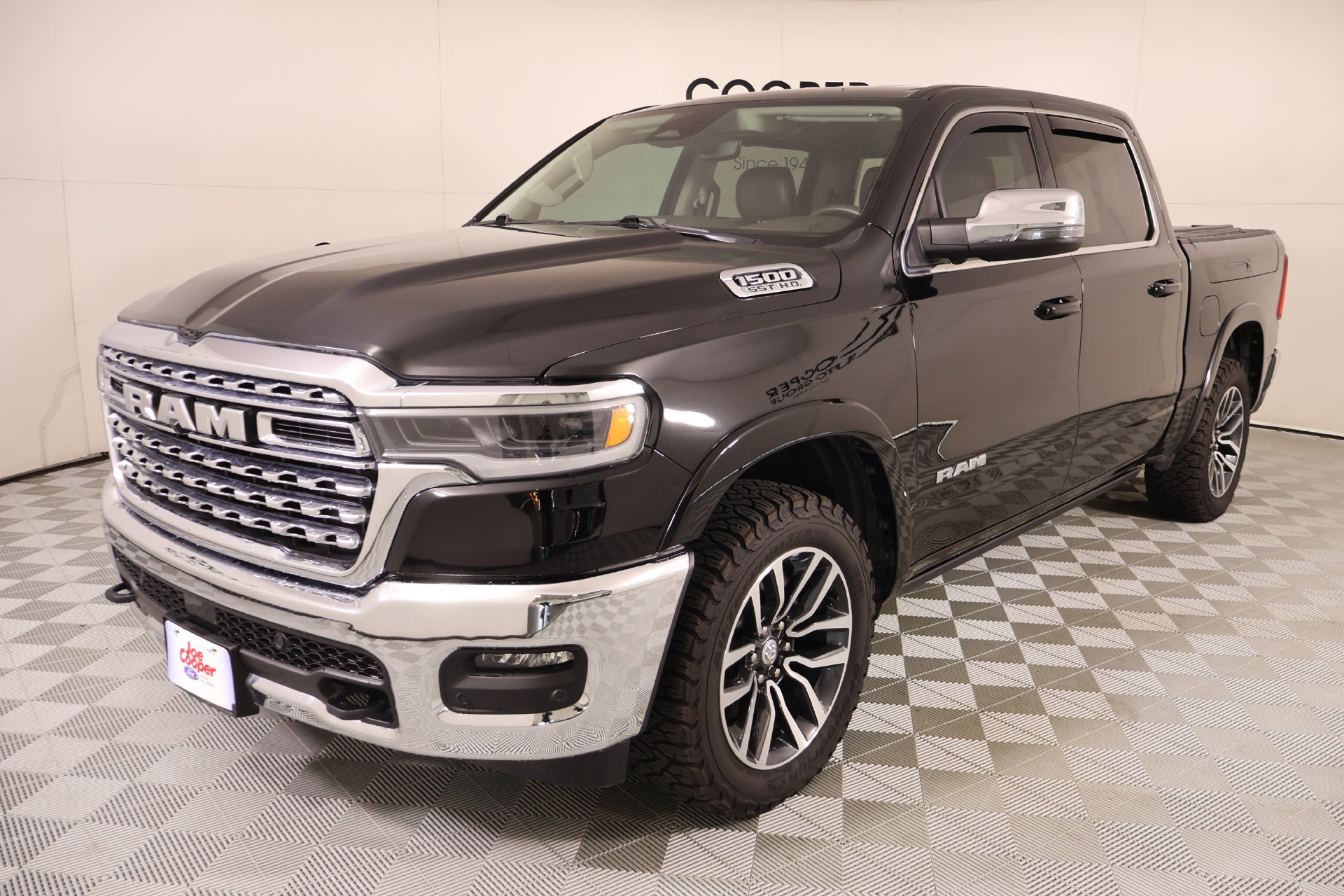 Used 2025 RAM 1500 Limited w/ Trailer Tow Group AWD/4WD image 11