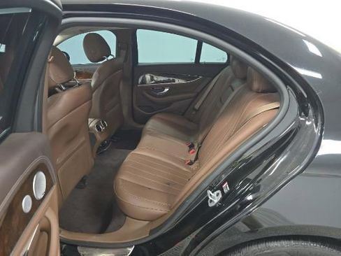 Used 2019 Mercedes-Benz E 300 4MATIC w/ Driver Assistance Package image 11