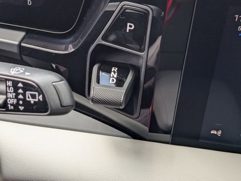 New 2025 Porsche Macan Electric image 21