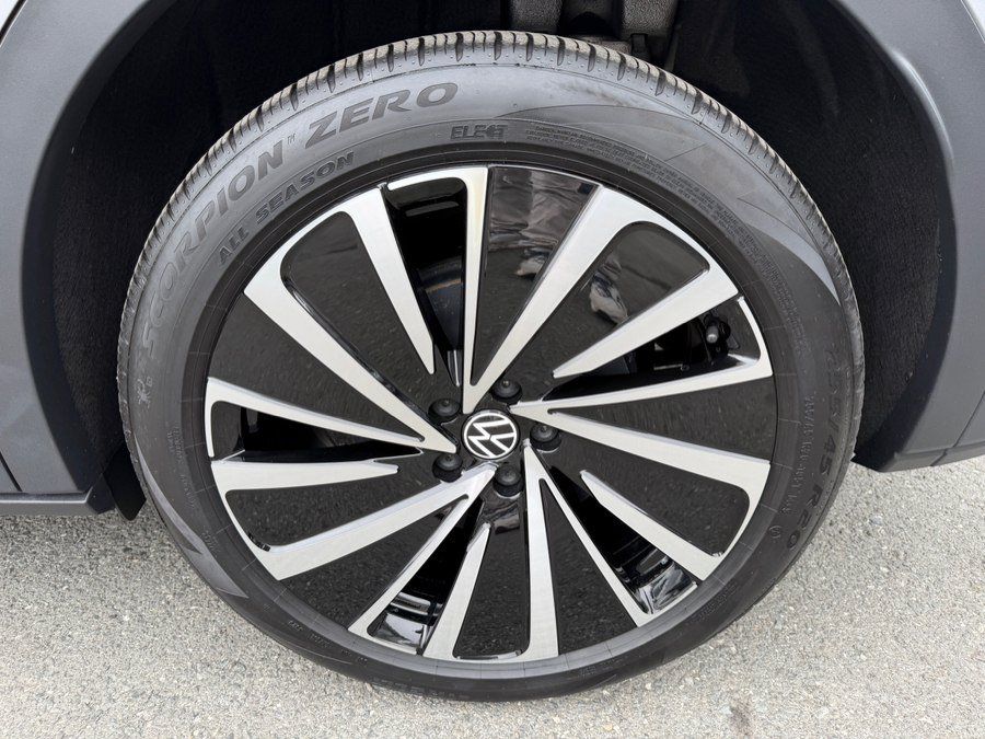 Used 2024 Volkswagen ID.4 Pro AWD/4WD image 45
