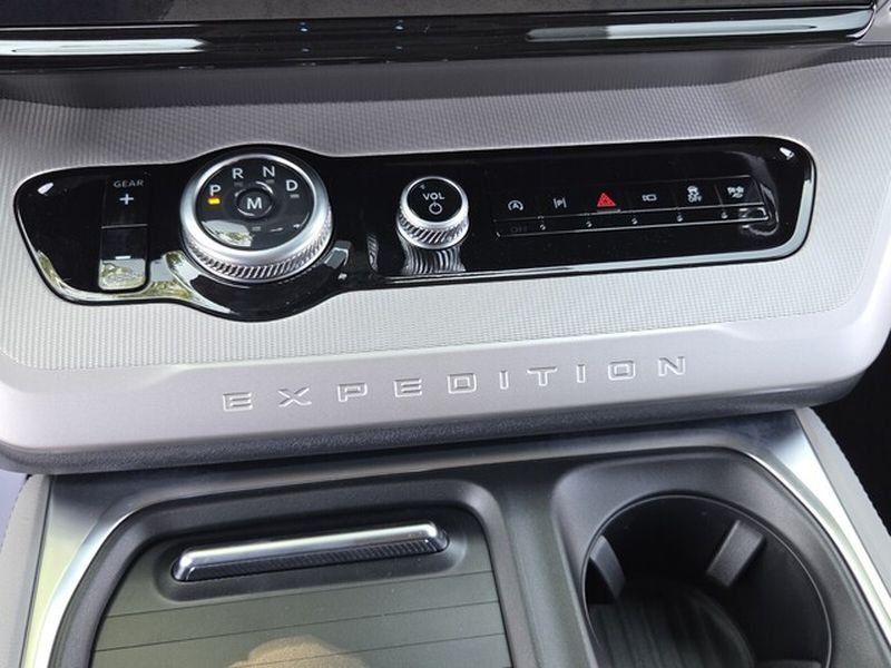 New 2027 Ford Expedition Active RWD image 22
