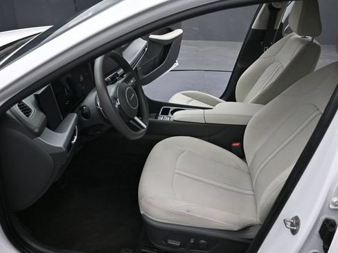 Used 2025 Hyundai Sonata SEL FWD image 26