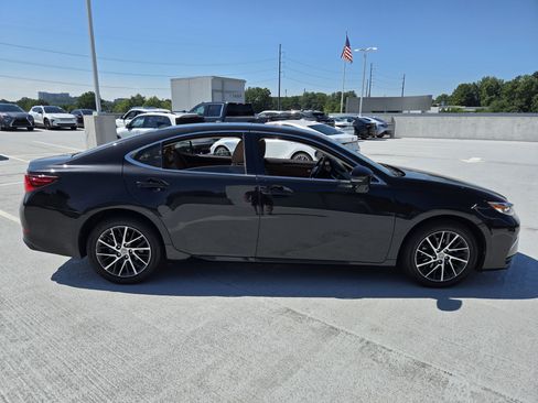 Used 2017 Lexus ES 350 w/ Premium Package FWD image 6