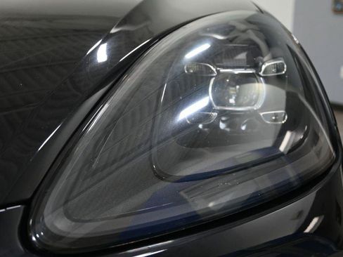 Used 2019 Porsche Cayenne AWD/4WD image 37