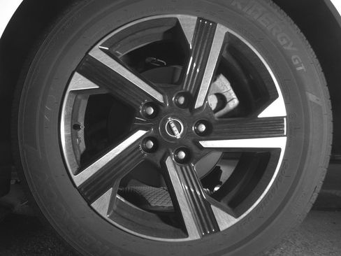 Used 2025 Nissan Sentra SV image 14