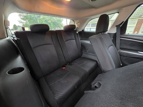 Used 2014 Dodge Journey SXT w/ Flexible Seating Group image 14