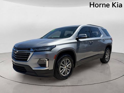 Used 2023 Chevrolet Traverse LT FWD image 7
