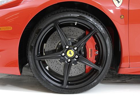 Used 2015 Ferrari 458 Italia Coupe RWD image 12