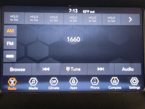 Used 2019 Jeep Cherokee Latitude Plus AWD/4WD image 25