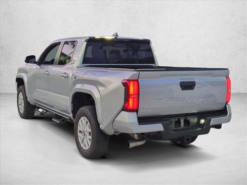 Used 2024 Toyota Tacoma SR5 w/ SR5 Upgrade Package AWD/4WD image 7