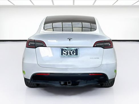 Used 2023 Tesla Model Y Long Range AWD/4WD image 5