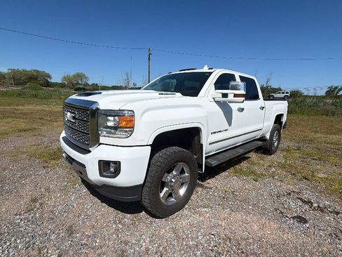 Used 2019 GMC Sierra 2500 Denali w/ Duramax Plus Package AWD/4WD image 1