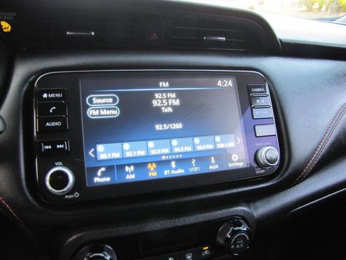 Used 2024 Nissan Kicks SR image 39