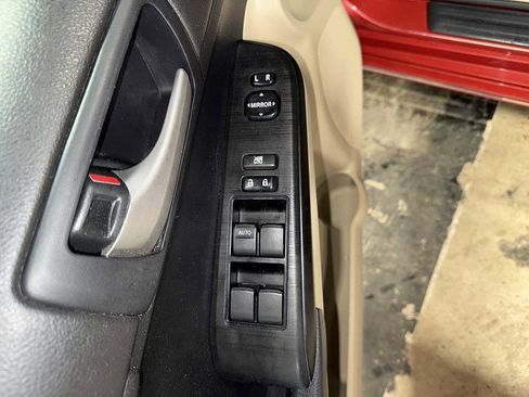 Used 2012 Toyota Camry LE image 22