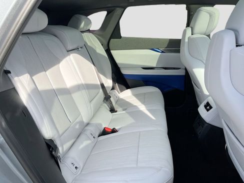 New 2025 Cadillac Optiq Sport 2 w/ LPO, Floor Liner Package AWD/4WD image 28