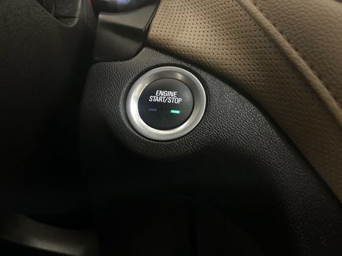 Used 2023 Chevrolet Equinox Premier AWD/4WD image 11