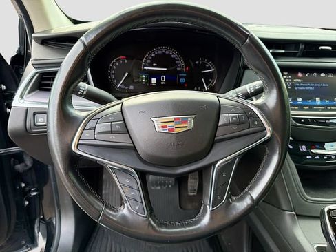 Used 2019 Cadillac XT5 Luxury w/ LPO, Black Ice Package AWD/4WD image 12